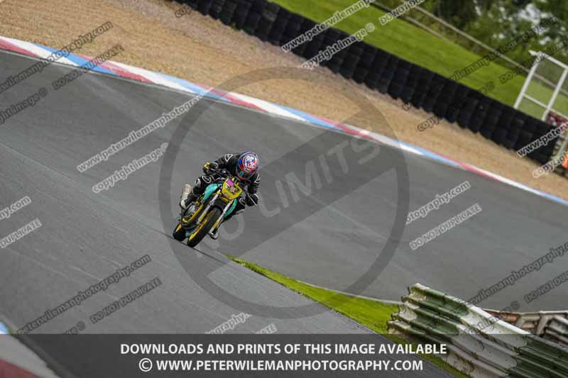 enduro digital images;event digital images;eventdigitalimages;mallory park;mallory park photographs;mallory park trackday;mallory park trackday photographs;no limits trackdays;peter wileman photography;racing digital images;trackday digital images;trackday photos